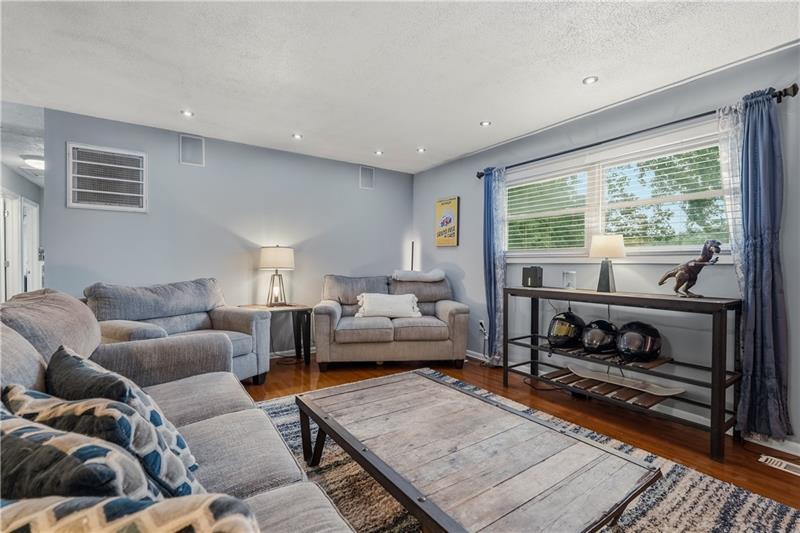 25 Dover Dr