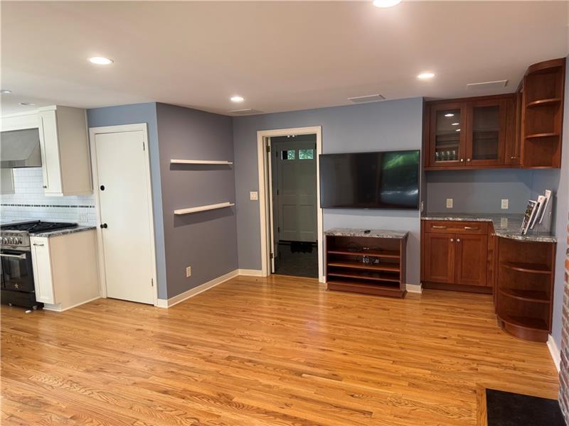 209 Grandview Dr