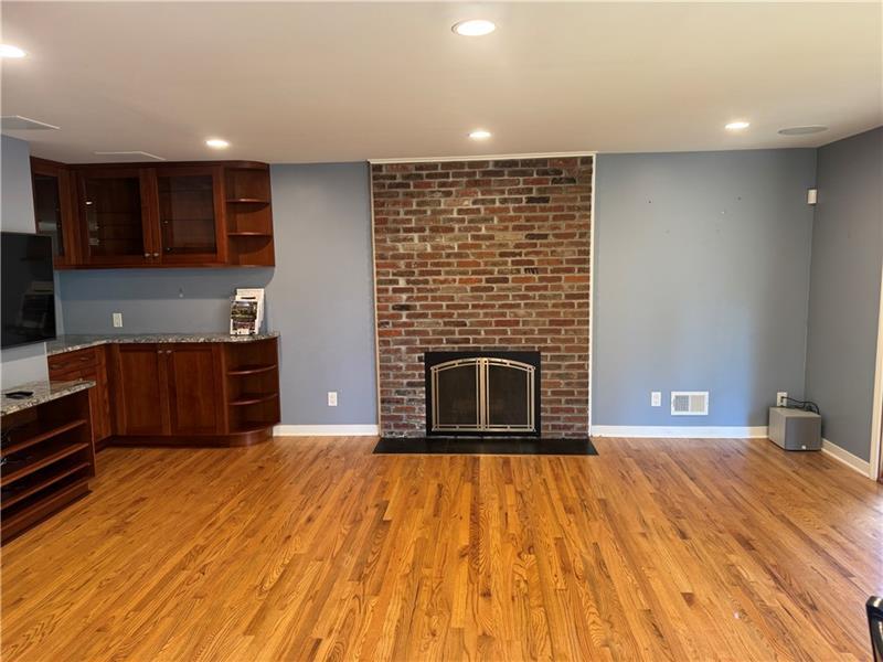 209 Grandview Dr
