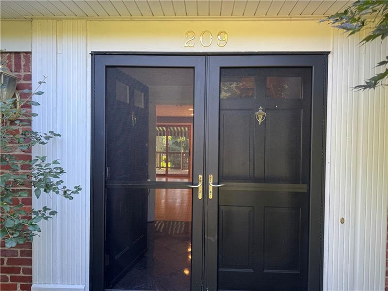 209 Grandview Dr