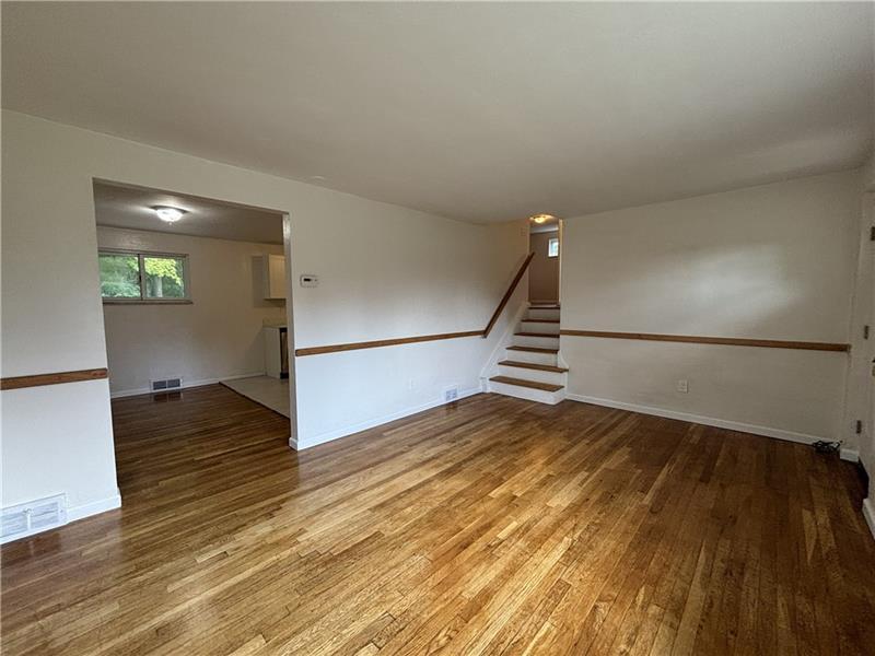 401 Cyra Dr