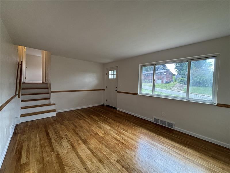 401 Cyra Dr