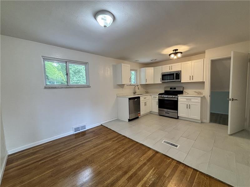 401 Cyra Dr