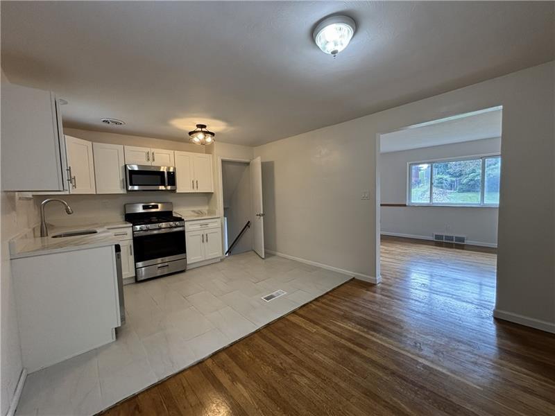 401 Cyra Dr