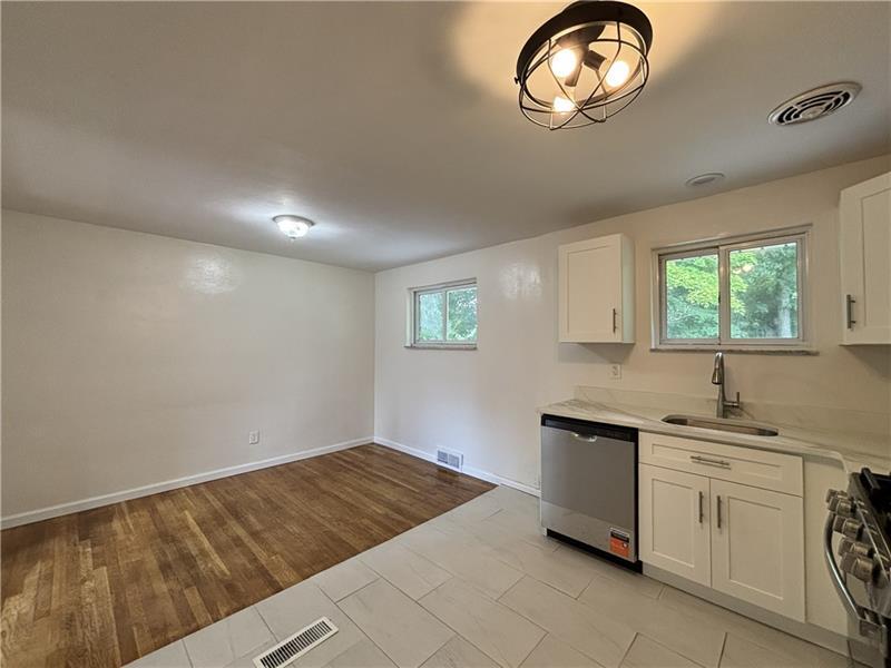 401 Cyra Dr