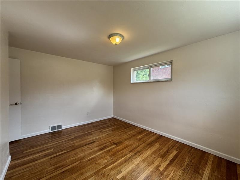 401 Cyra Dr