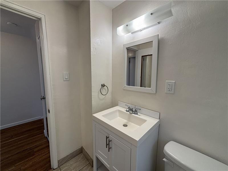 401 Cyra Dr