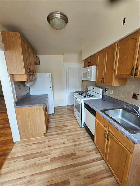 2332 Sherbrook