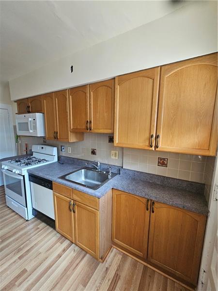 2332 Sherbrook