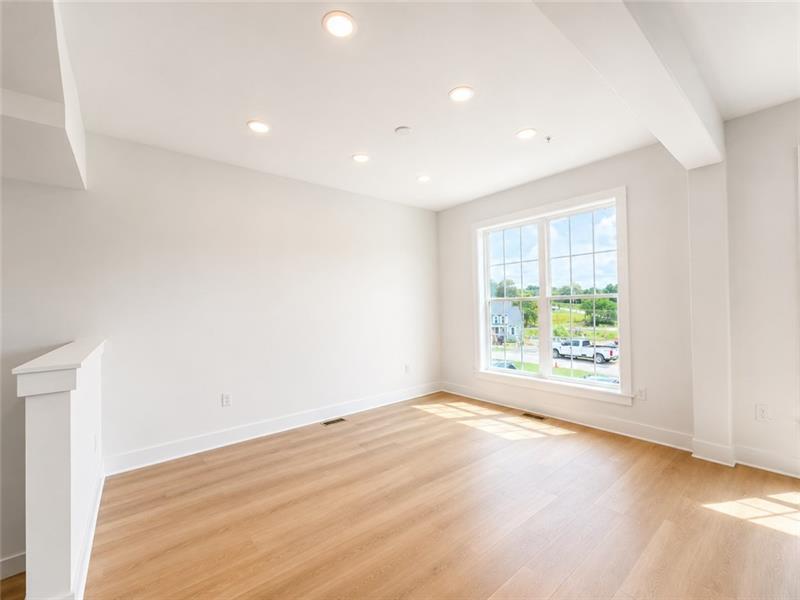307 Palisade Way