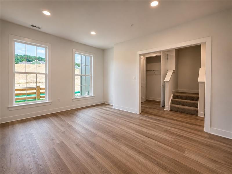 307 Palisade Way