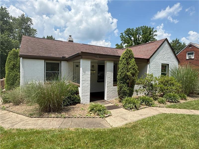 11 Meadowbrook Ave