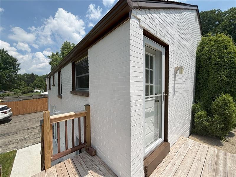 11 Meadowbrook Ave