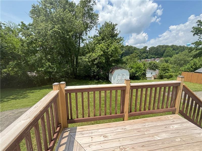 11 Meadowbrook Ave