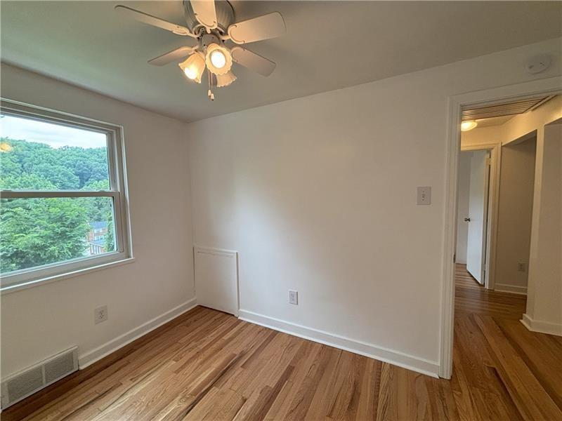 11 Meadowbrook Ave