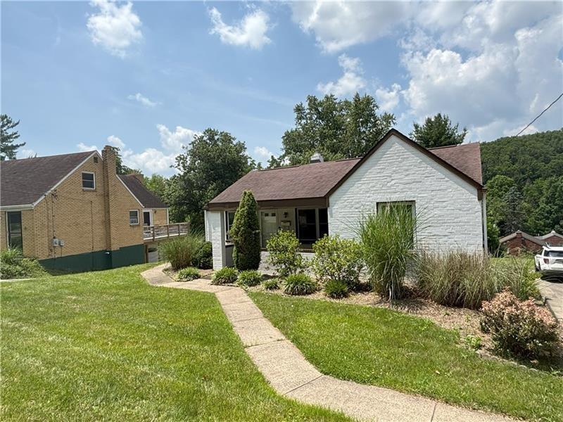 11 Meadowbrook Ave