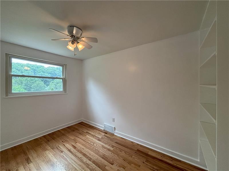11 Meadowbrook Ave