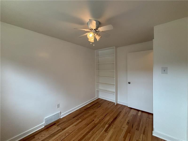 11 Meadowbrook Ave