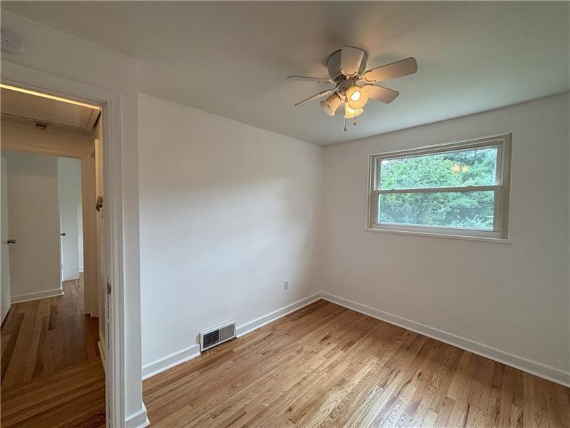 11 Meadowbrook Ave