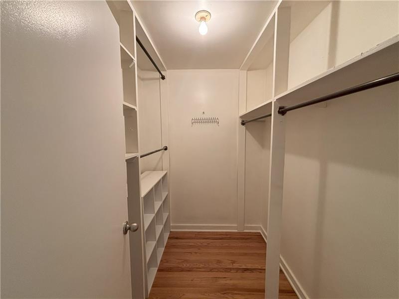 11 Meadowbrook Ave
