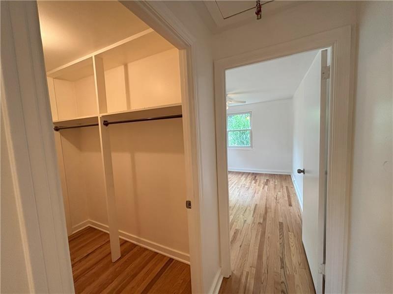 11 Meadowbrook Ave