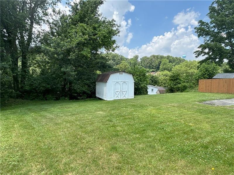 11 Meadowbrook Ave