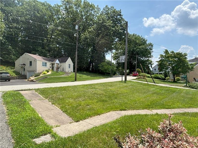 11 Meadowbrook Ave