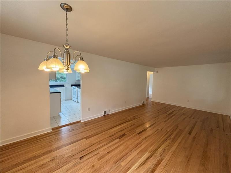 11 Meadowbrook Ave