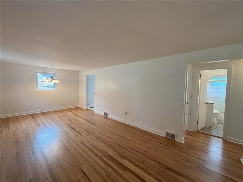 11 Meadowbrook Ave