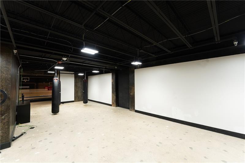 1 Racquet Ln (Studio Suite) Photo 8