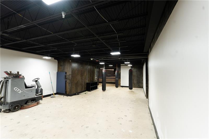 1 Racquet Ln (Studio Suite) Photo 9