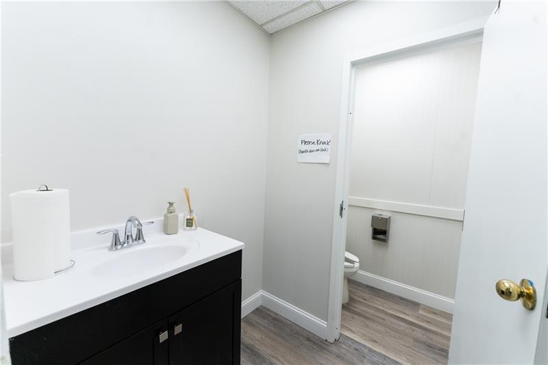 1 Racquet Ln (Ste 200) Photo 8