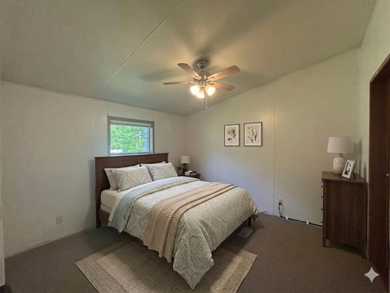 5 Spruce Ln
