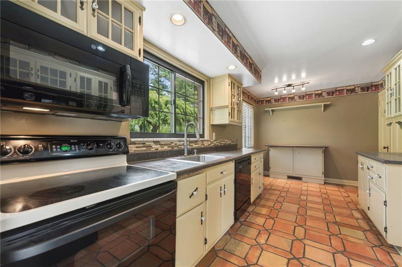 111 E Bruceton Rd