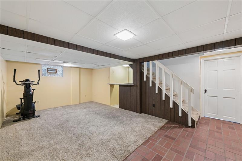 111 E Bruceton Rd