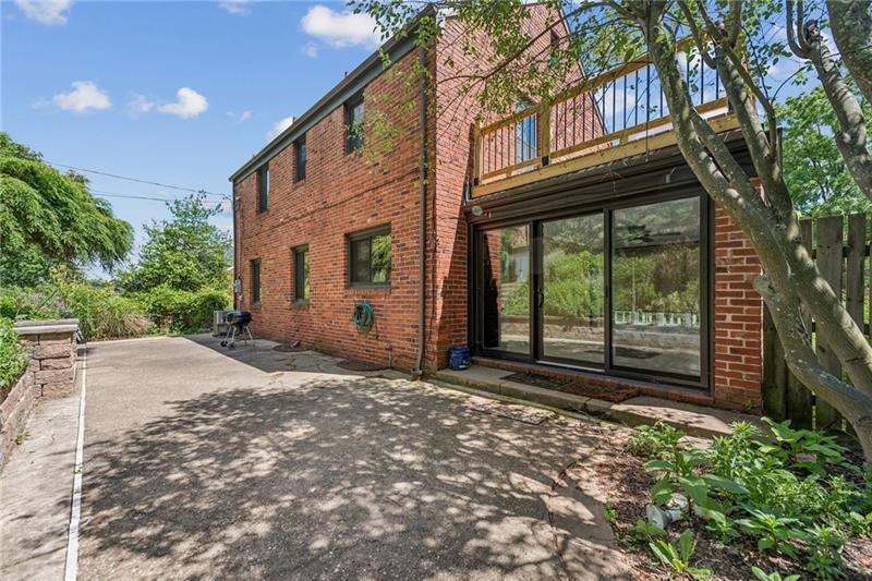 111 E Bruceton Rd
