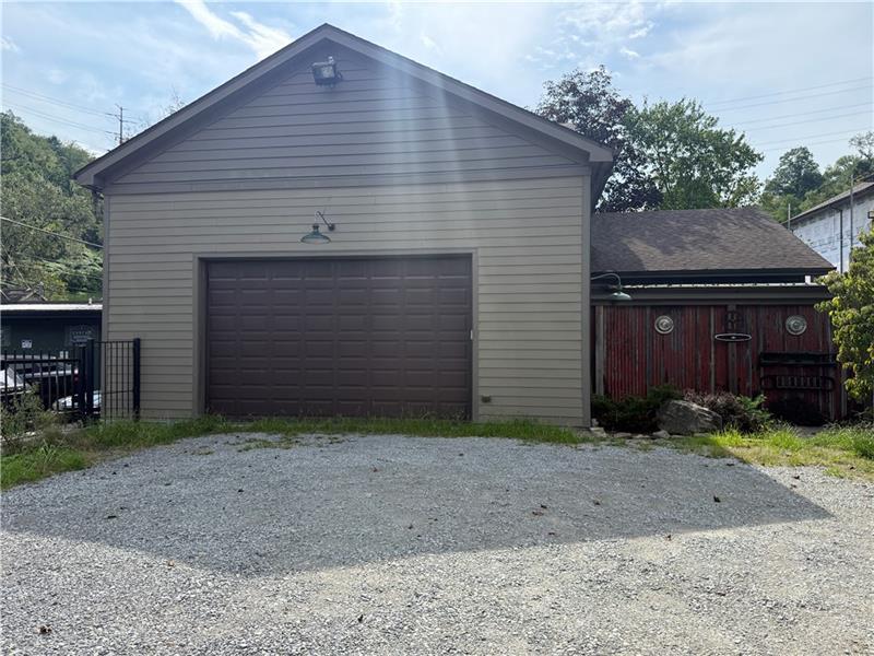 1004 Becks Run Rd Photo 1
