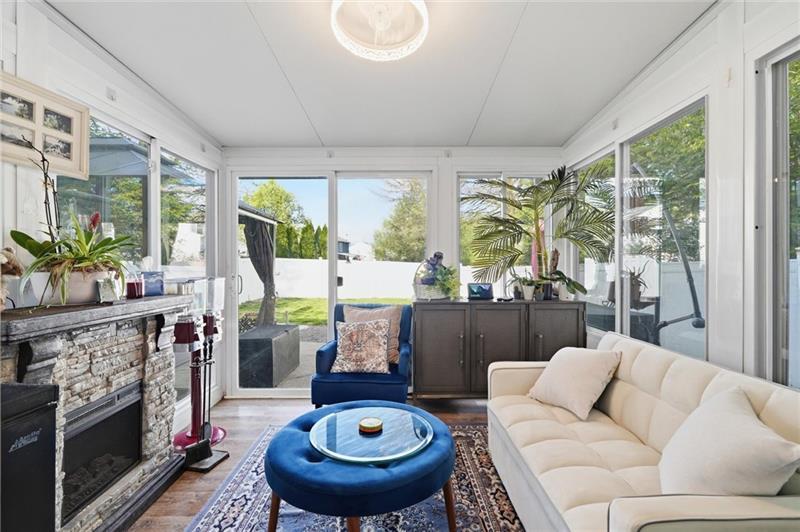 105 Bayberry Ln
