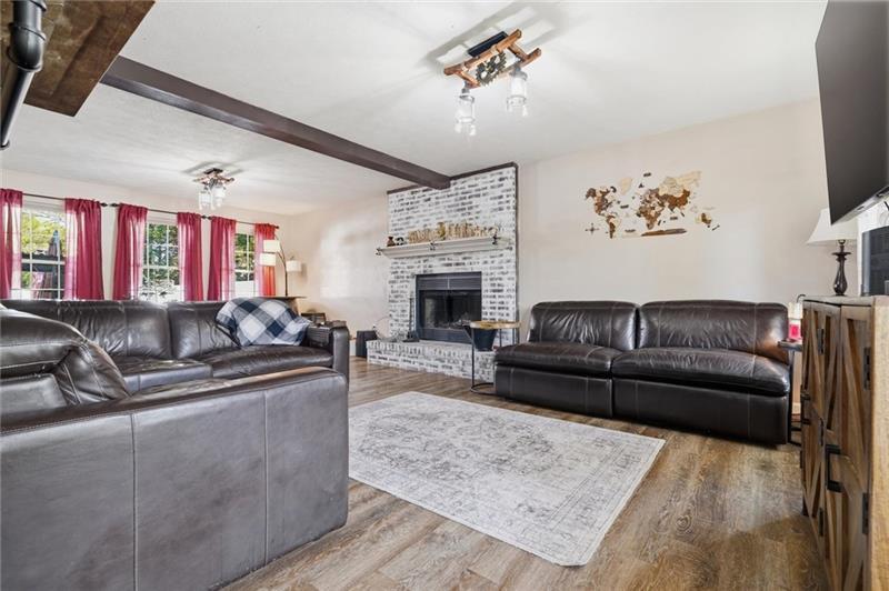105 Bayberry Ln