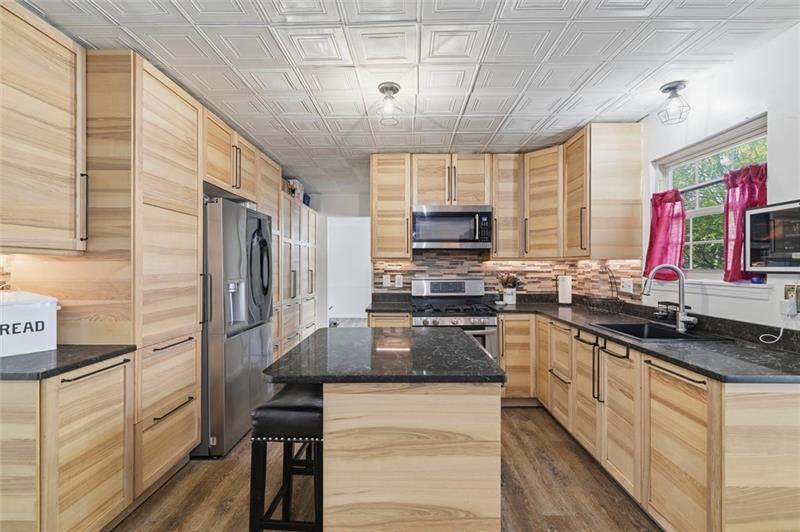 105 Bayberry Ln