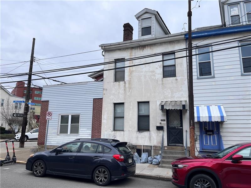 4203 Main St