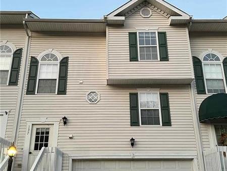 137 Mountain Dr