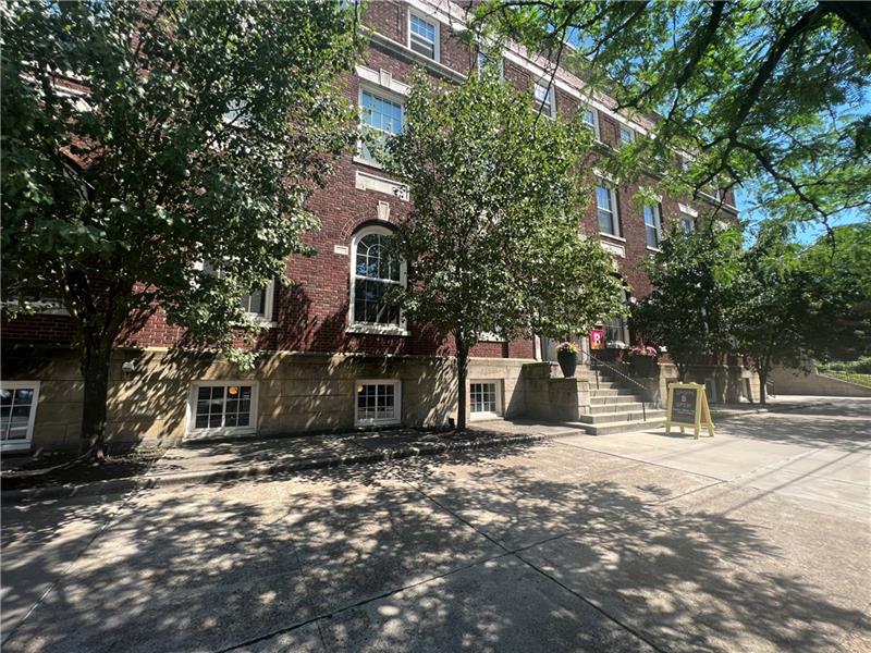 212 45th St, 2G