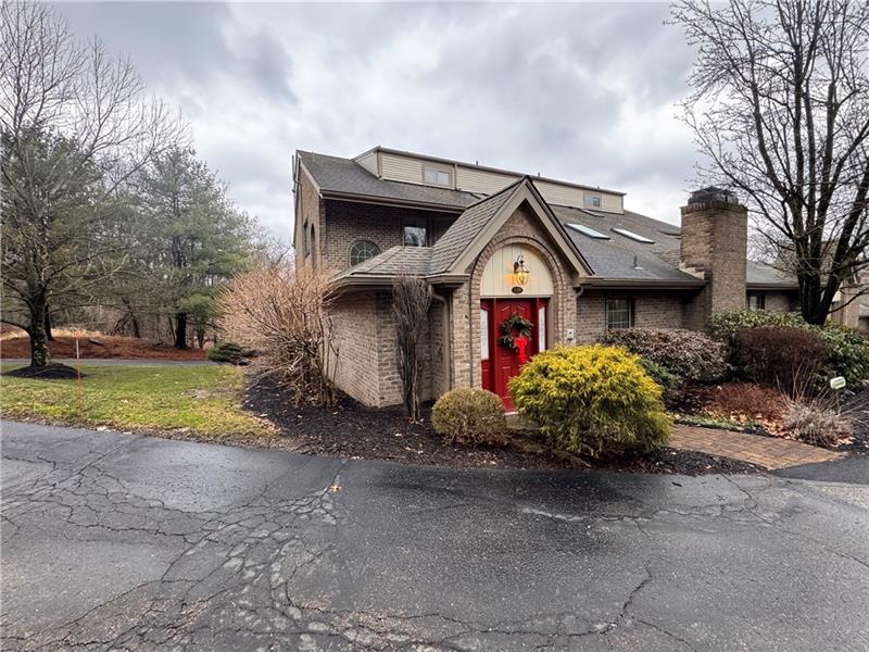 618 Essex Ct