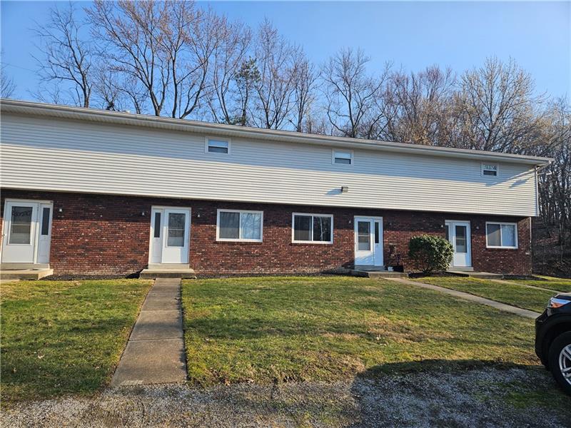 909 Chapel Rd, 2
