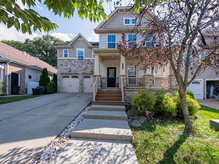 220 Boardwalk
