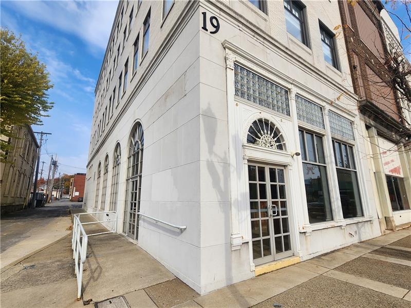 19 E Washington St