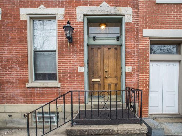 2215 Sarah Street, 2