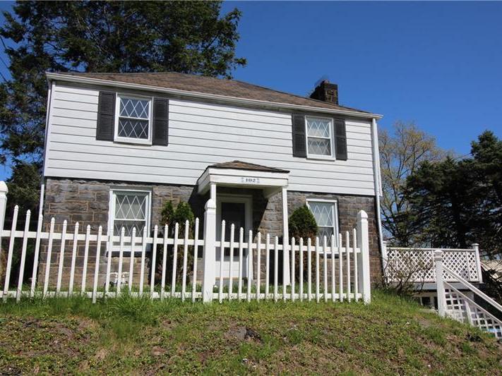 102 Clinton Dr