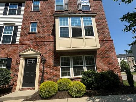 2801 Pointe View Dr